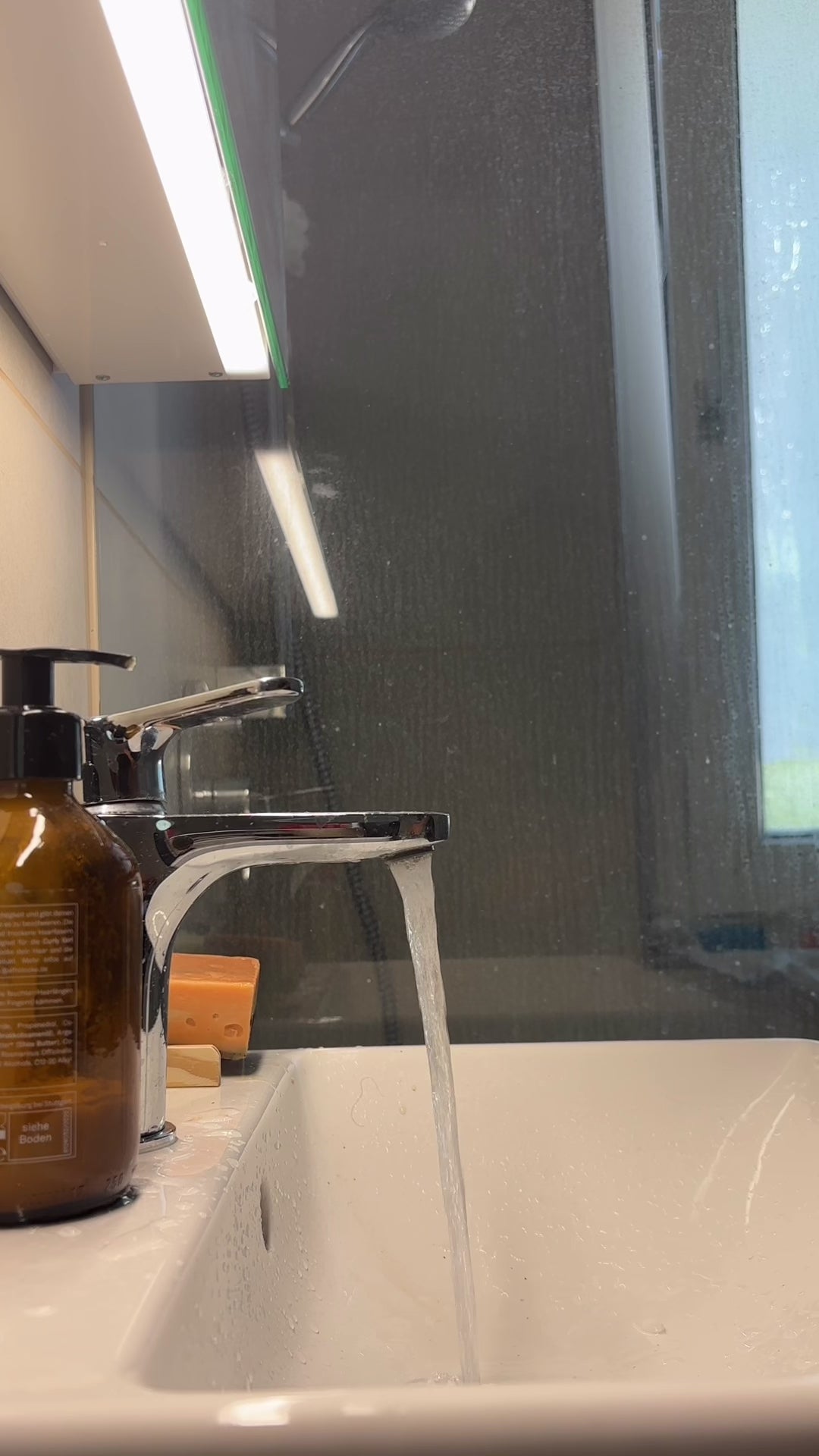 Aloe Vera & Mango Creamy Exfoliant